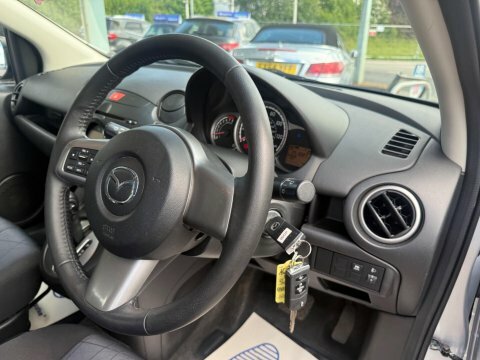 Mazda 2 1.3 Tamura White #28