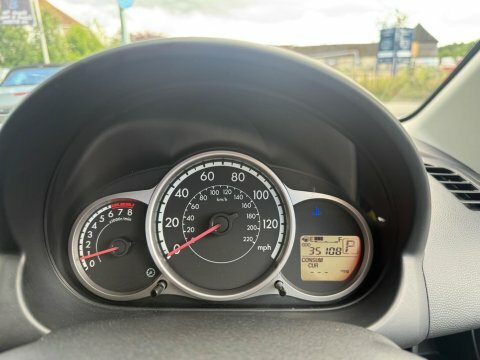 Mazda 2 1.3 Tamura White #25
