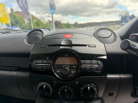 Mazda 2 1.3 Tamura White #17