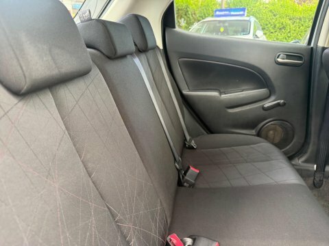 Mazda 2 1.3 Tamura White #24