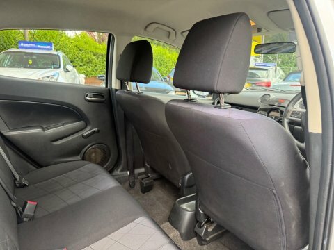Mazda 2 1.3 Tamura White #23