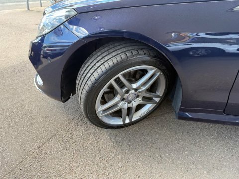 Mercedes-Benz E Class 2.1L E220 Cdi Amg Sport 170 Bhp Red #30