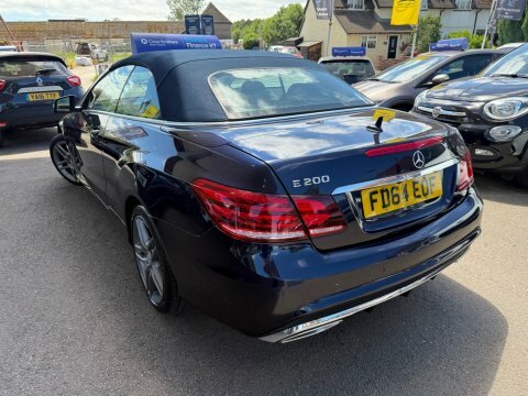 Mercedes-Benz E Class 2.1L E220 Cdi Amg Sport 170 Bhp Red #4