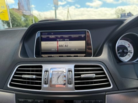 Mercedes-Benz E Class 2.1L E220 Cdi Amg Sport 170 Bhp Red #32