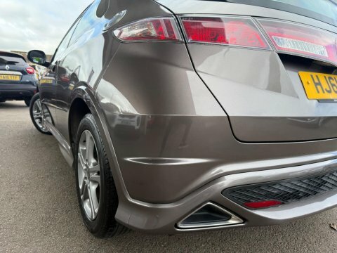 Honda Civic 2011 1.4 I-vtec Type S Hatchback Red #4