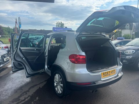 Volkswagen Tiguan 2.0 Tdi Bluemotion  #4