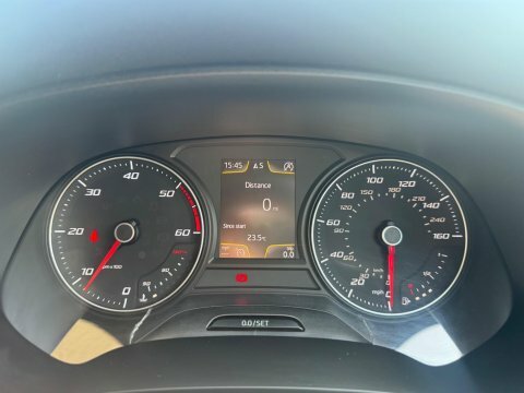 Seat Leon Hatchback 1.6 Tdi Cr Se Euro 5 Ss 201313 White #15