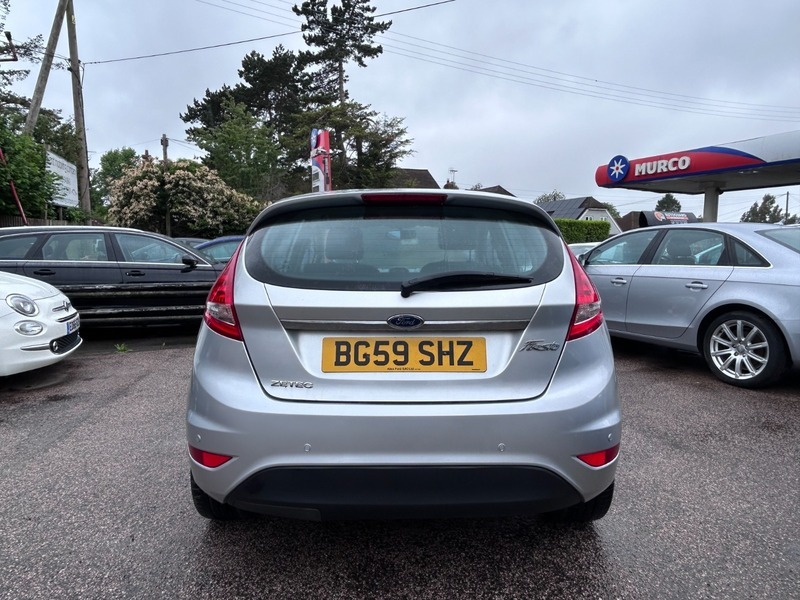 Ford Fiesta Zetec Silver #6