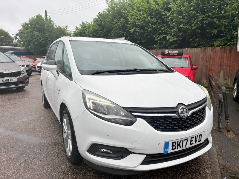 Vauxhall Zafira Sri White #2
