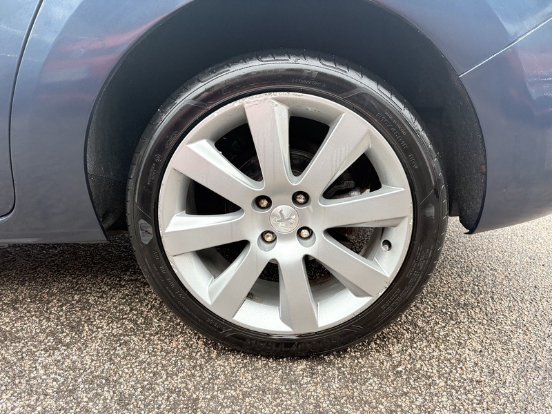 Mazda Skyactiv-g Sport Euro White #22