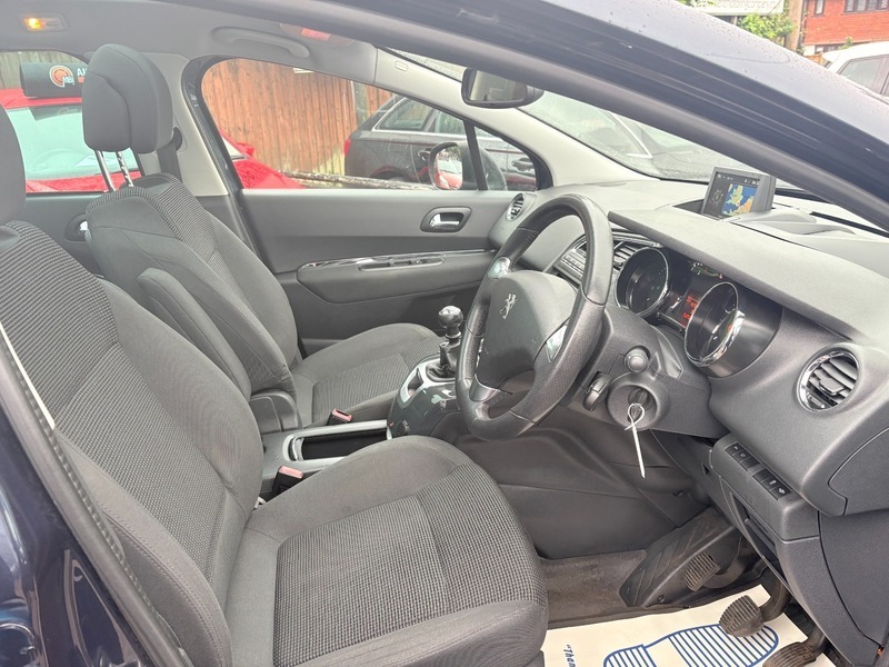 Mazda Skyactiv-g Sport Euro White #9
