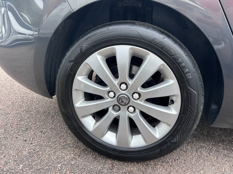 Vauxhall Zafira Silver #24