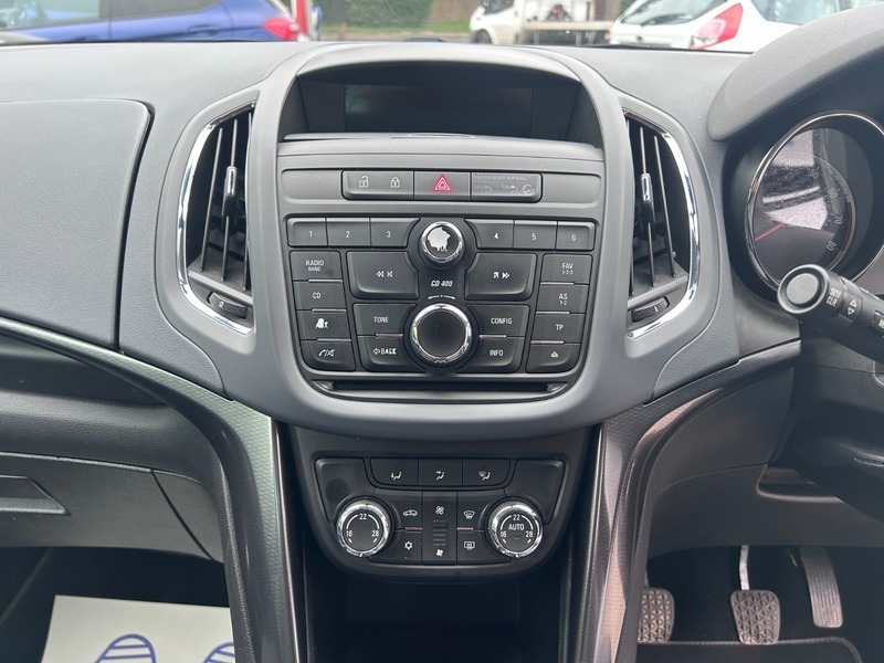 Vauxhall Zafira Silver #15