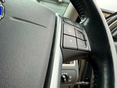 Volvo XC70 2.4 D5 Se Lux Gold #23
