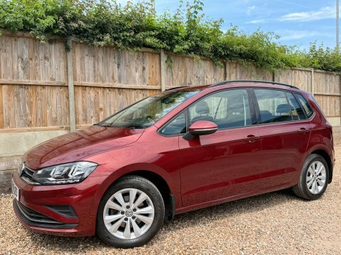 Volkswagen Golf SV 1.6 Golf Sv Red #4