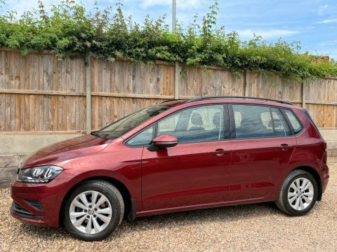 Volkswagen Golf SV 1.6 Golf Sv Red #5