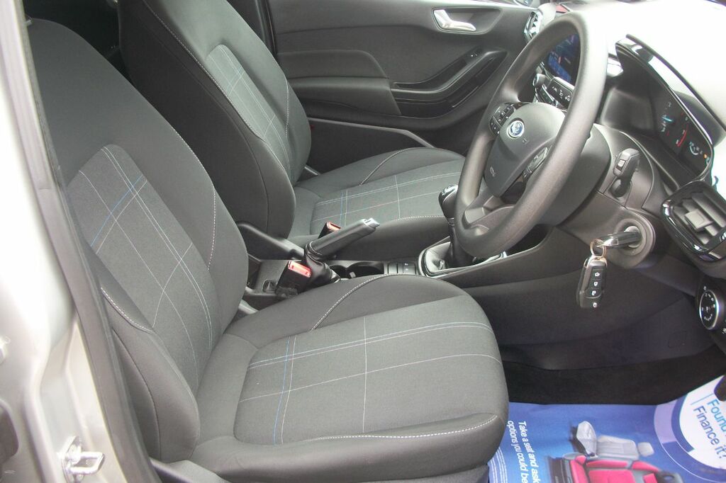 Ford Fiesta 1.1 Trend SK69ZRU Silver #2