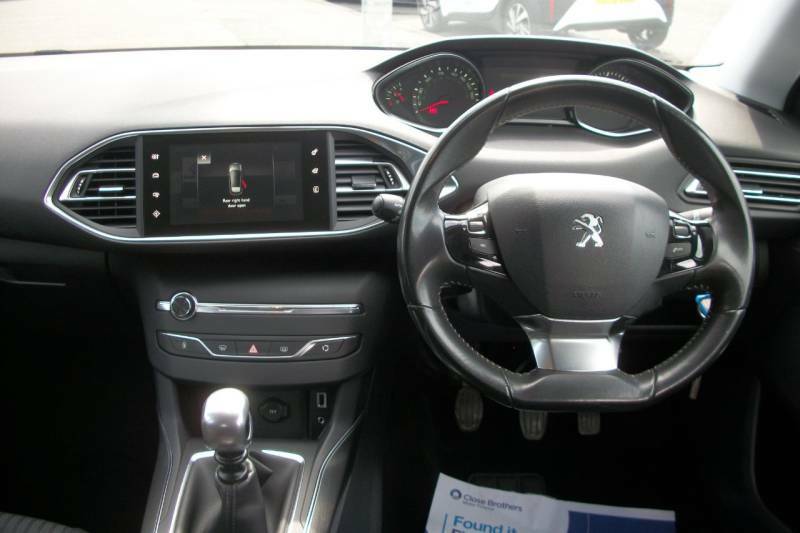 Peugeot 308 308 1.2 Active Black #4