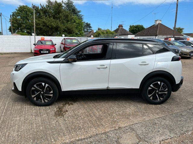 Peugeot e-2008 50Kwh Gt Suv 136 Ps BK71CZD White #5