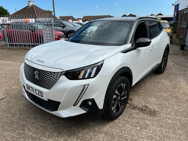 Peugeot e-2008 50Kwh Gt Suv 136 Ps BK71CZD White #4