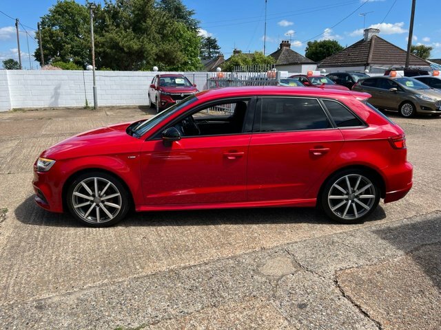 Audi A3 1.5 Tfsi Cod Black Edition Sportback S KN18LXE Red #4