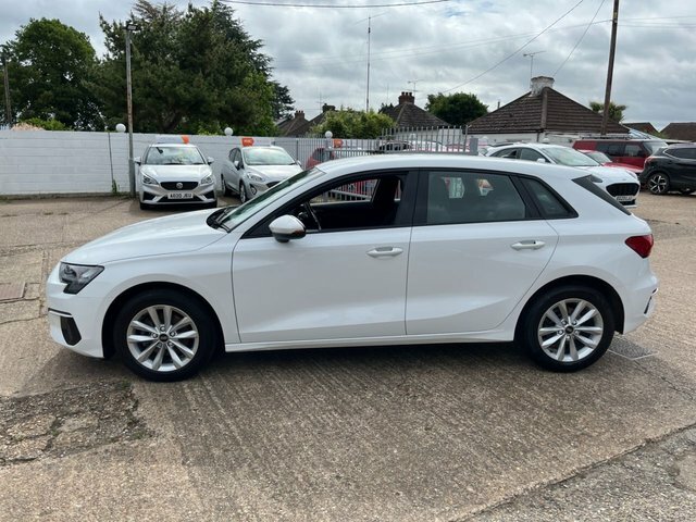 Audi A3 1.0 Tfsi 30 Technik Sportback S Tronic White #4