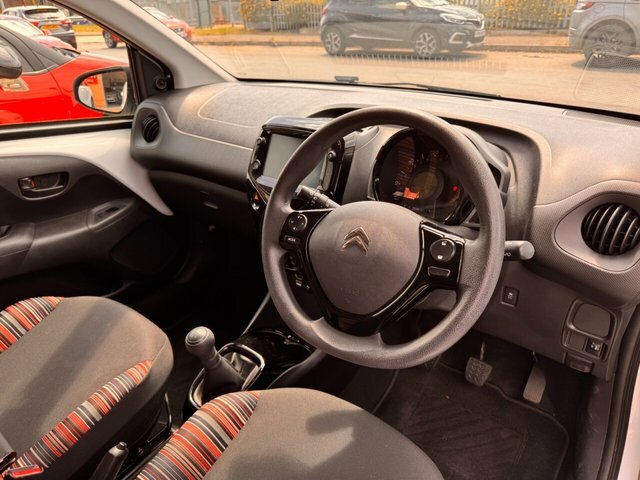 Citroen C1 Vti Feel Hatchback White #3