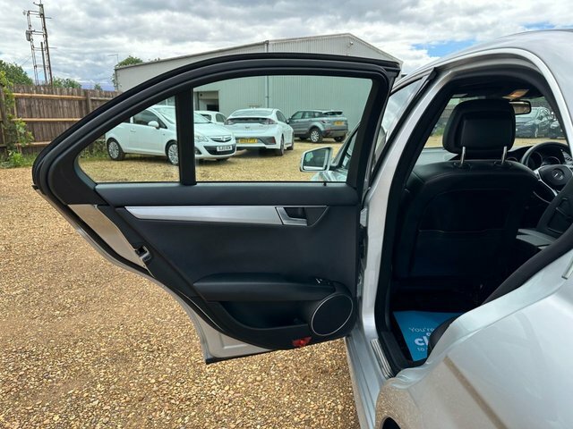 Mercedes-Benz C Class C200 Cdi Blueefficiency Amg White #30