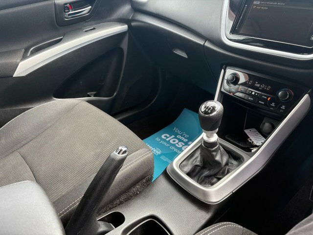 Suzuki SX4 S Cross Silver #32