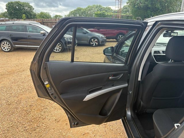 Suzuki SX4 S Cross Silver #40