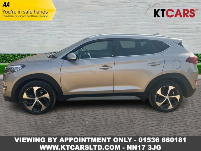 Hyundai Tucson T-gdi Sport Edition Suv White #2