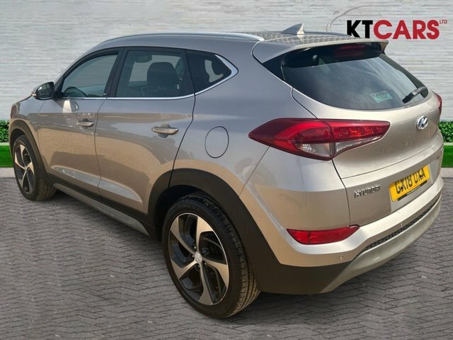 Hyundai Tucson T-gdi Sport Edition Suv White #4