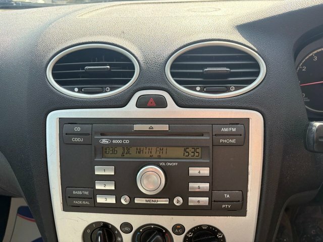 Ford Focus 1.6 Zetec Climate Green #16