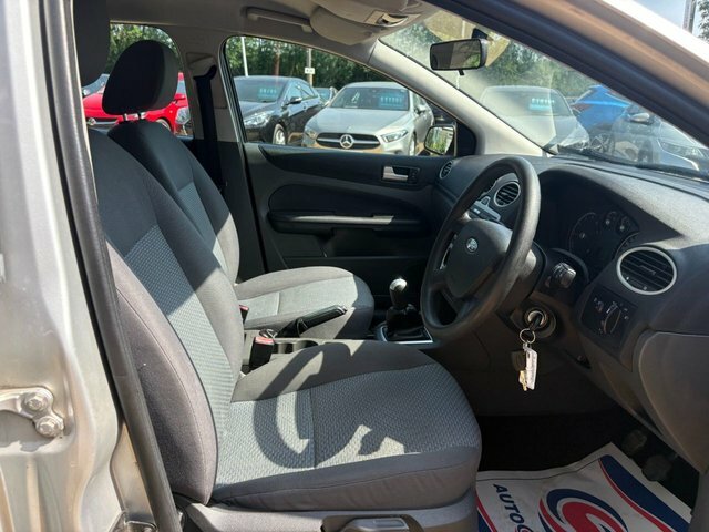 Ford Focus 1.6 Zetec Climate Green #7