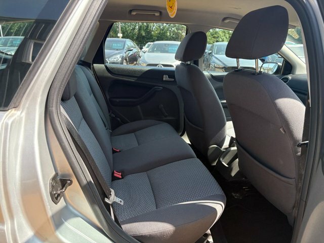 Ford Focus 1.6 Zetec Climate Green #21