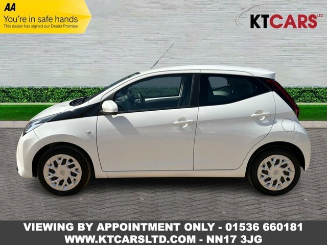 Toyota Aygo Vvt-i X-play Hatchback White #2