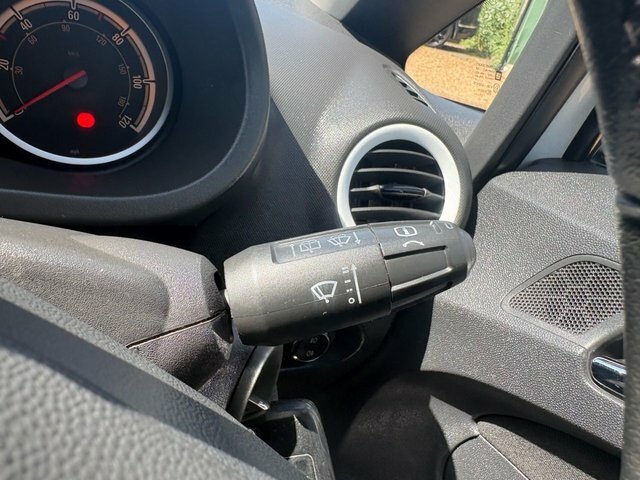 Vauxhall Corsa 1.4 Se 98 Bhp Brown #16