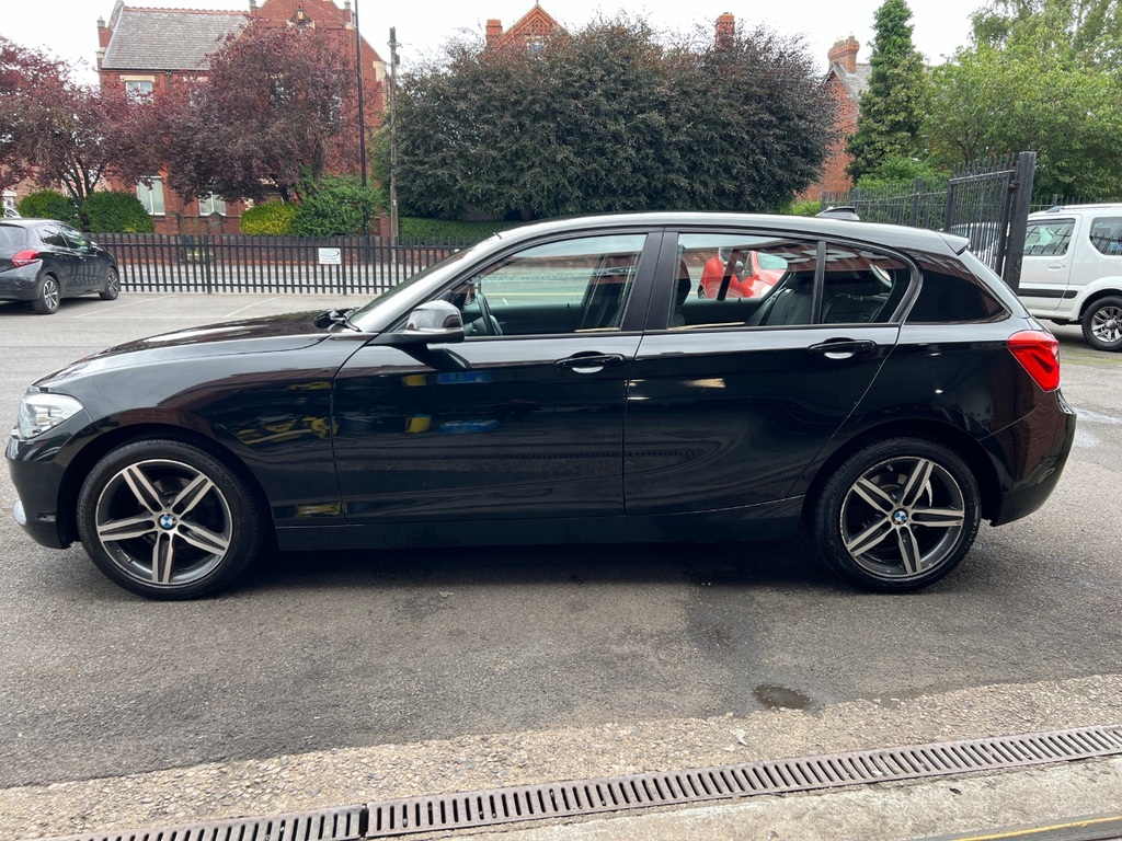 BMW 1 Series 118D Sport Nav BM17UBY Black #5