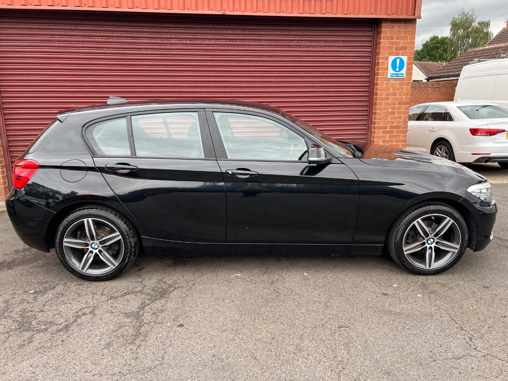 BMW 1 Series 118D Sport Nav BM17UBY Black #4