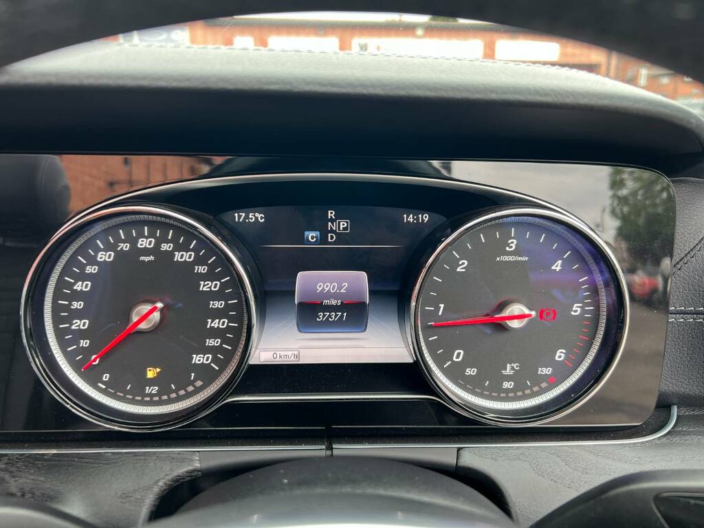 Mercedes-Benz E Class E400 4Matic Amg Line 9G-tronic Black #29