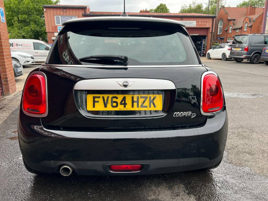 Mini Hatch 1.5 Cooper D Black #4
