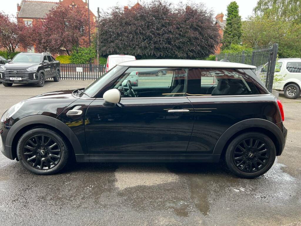 Mini Hatch 1.5 Cooper D Black #6