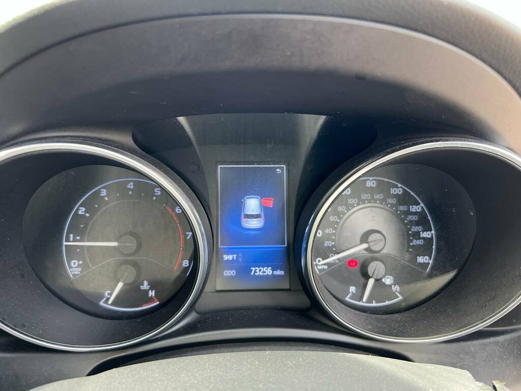 Toyota Auris 1.6L Icon Plus Red #21