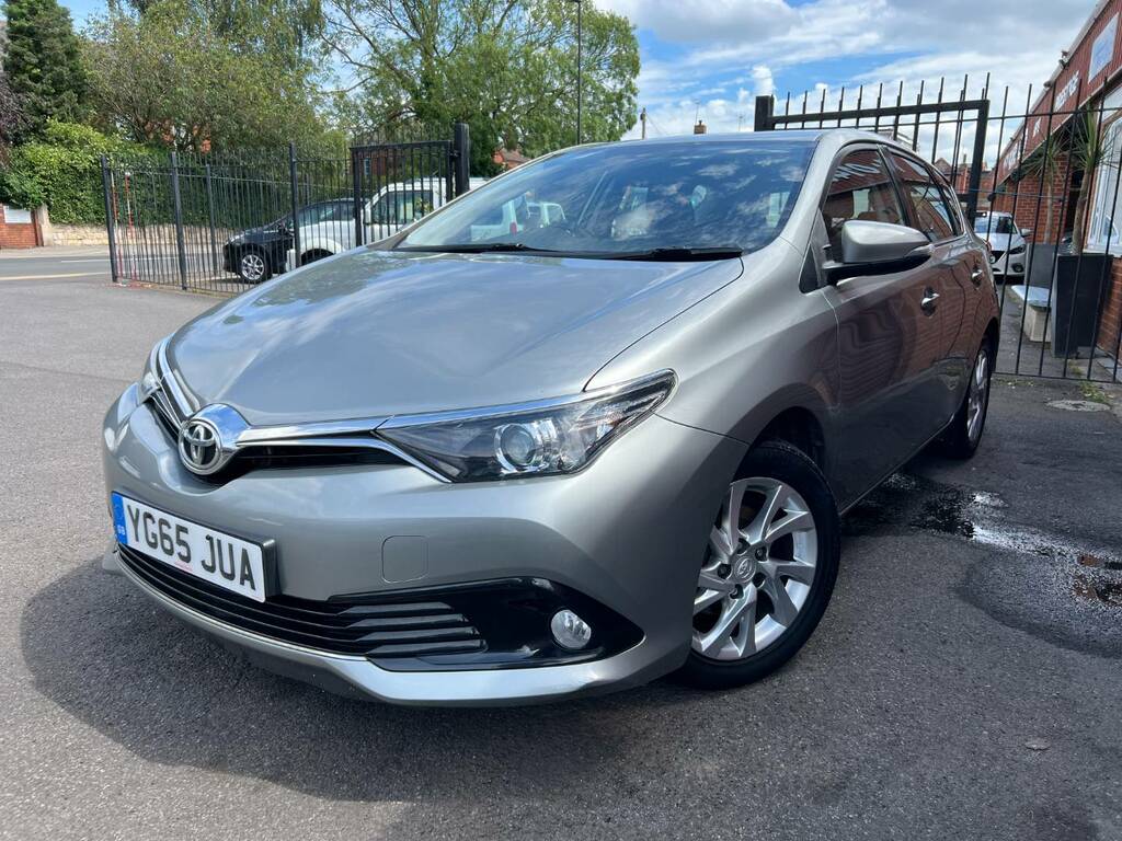 Toyota Auris 1.2T Icon Grey #3