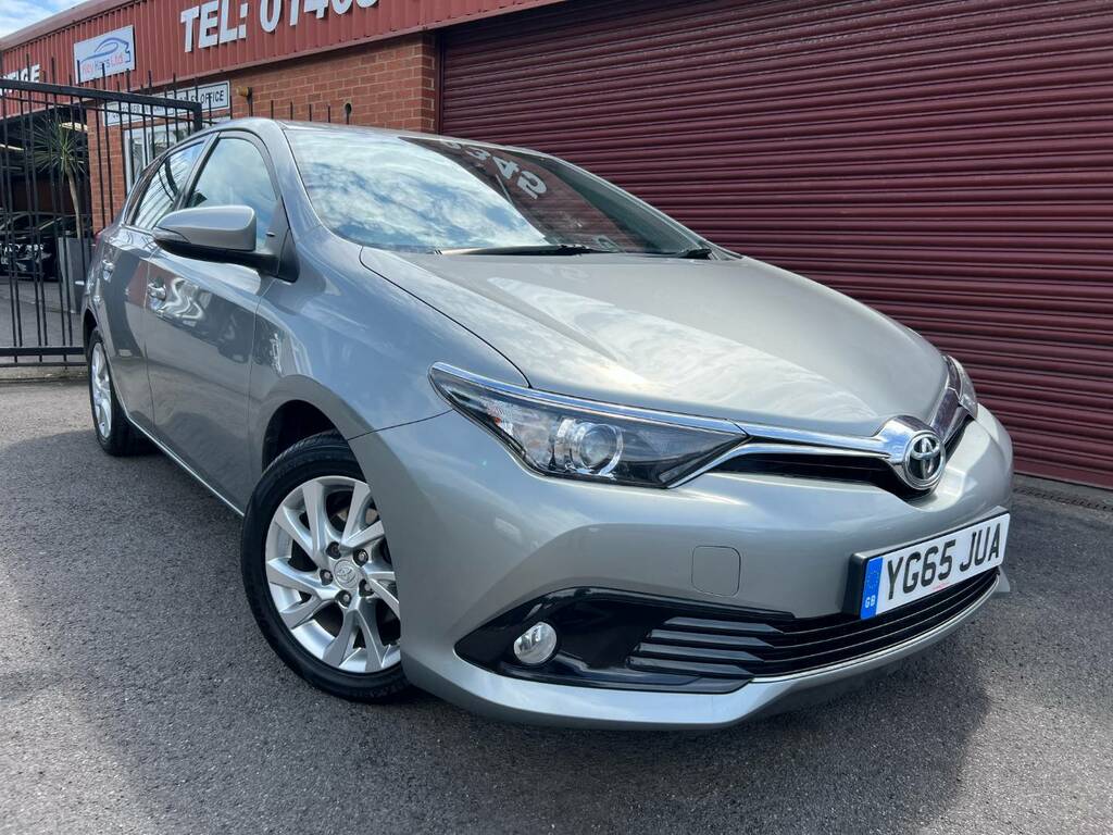 Toyota Auris 1.2T Icon Grey