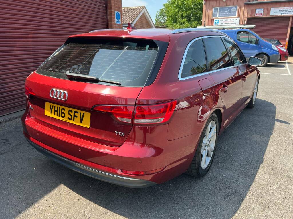 Audi A4 2.0 Tdi Ultra Sport Red #6