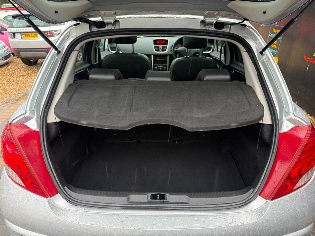 Peugeot 207 Active White #21