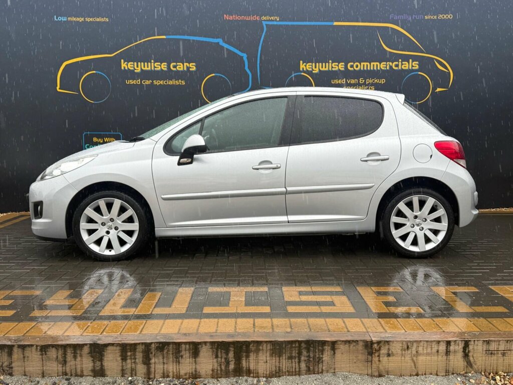 Peugeot 207 1.6 Hdi Allure Euro 5 Silver #2