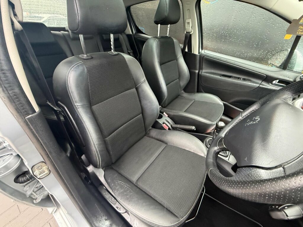 Peugeot 207 Active White #15