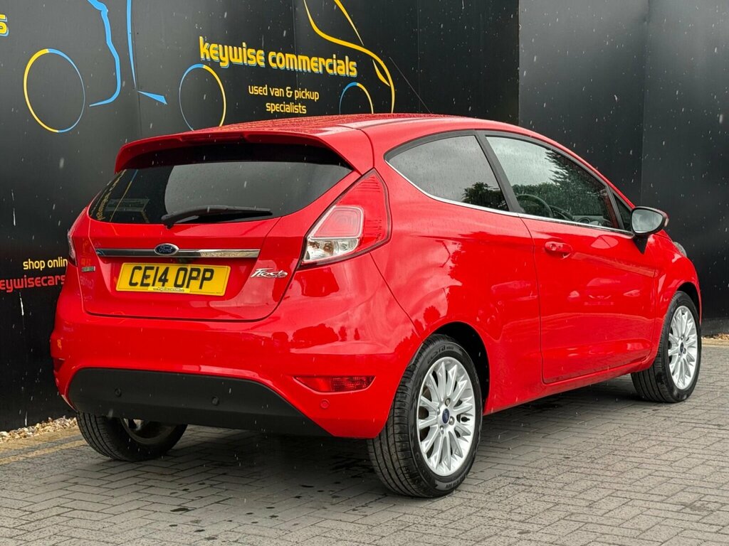 Ford Fiesta 1.0T Ecoboost Titanium X Euro 5 Ss CE14OPP Red #5